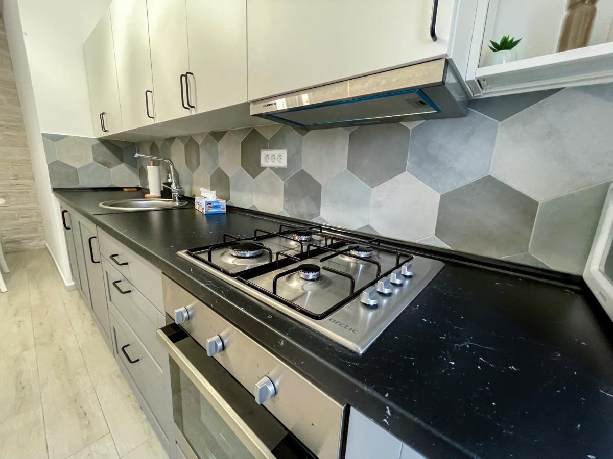 Appartement Astoria Rose à Năvodari Extérieur photo