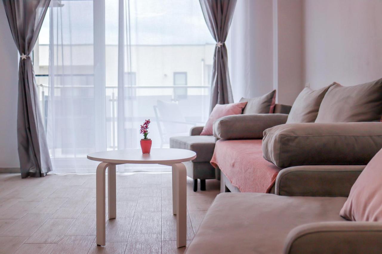 Appartement Astoria Rose à Năvodari Extérieur photo